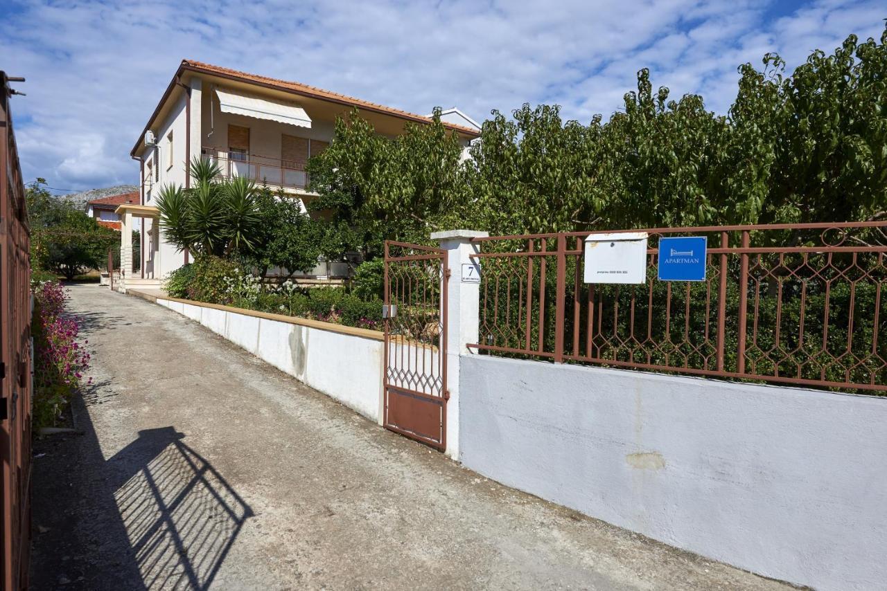 Triple Room Trogir 13102B Esterno foto